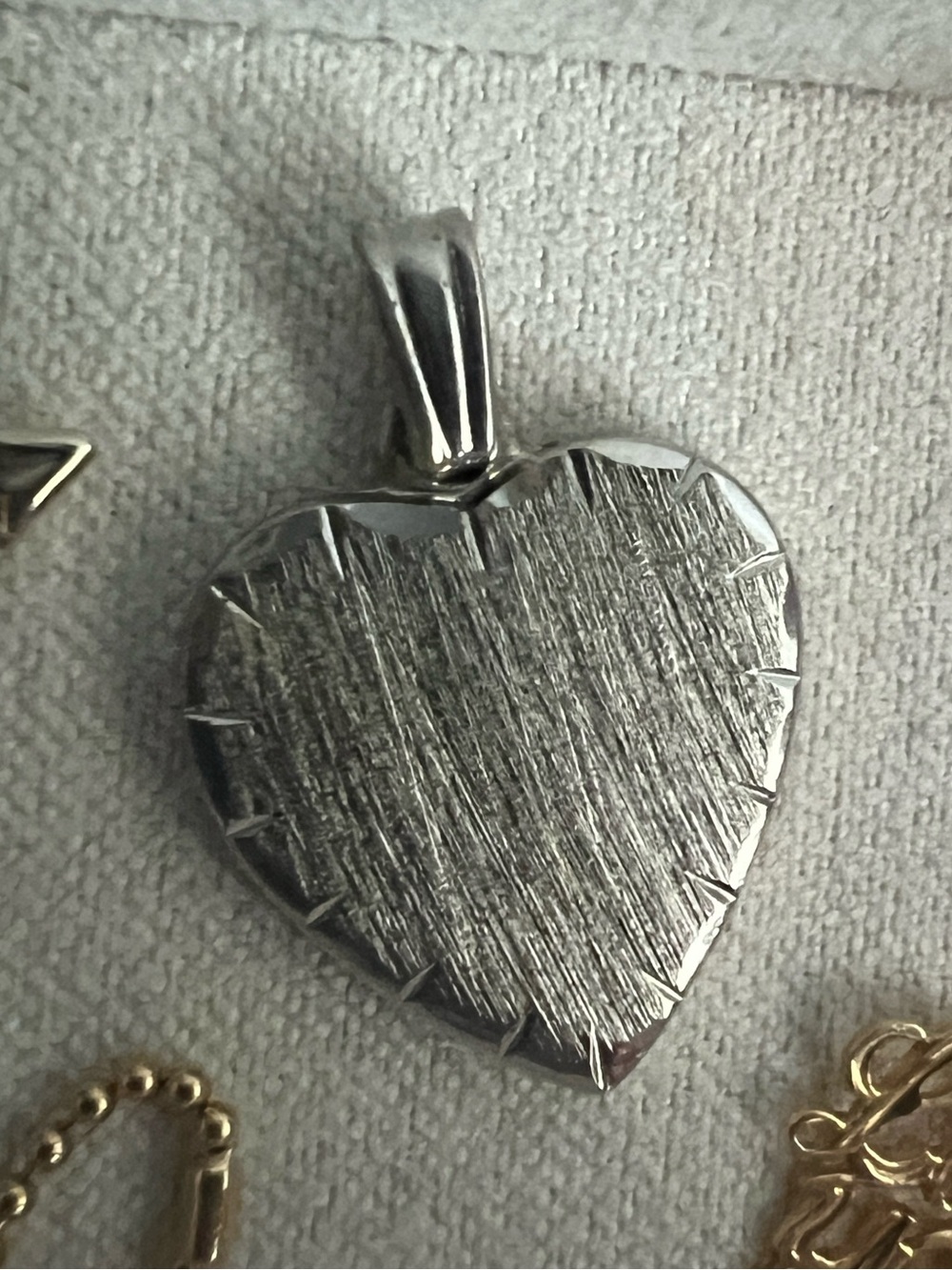 Lamode 925 Sterling Silver Vintage Heart Mini Charm Pendant
